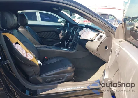 2014 Ford Mustang V6 Premium z USA, uszkodzony, nr VIN 1ZVBP8AM6E5327532